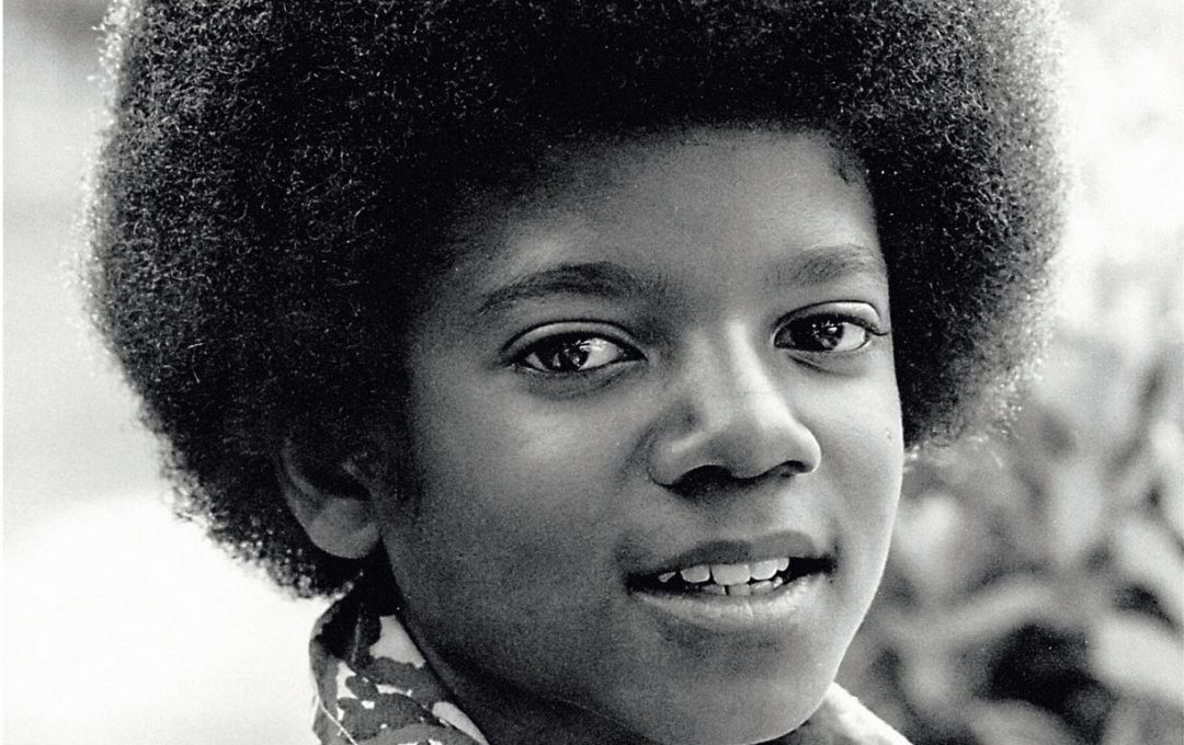 没後10年 不世出のエンターテイナーのすべてを記録した本 The Complete Michael Jackson King Of Pop マイケル ジャクソンの全軌跡 Pictures