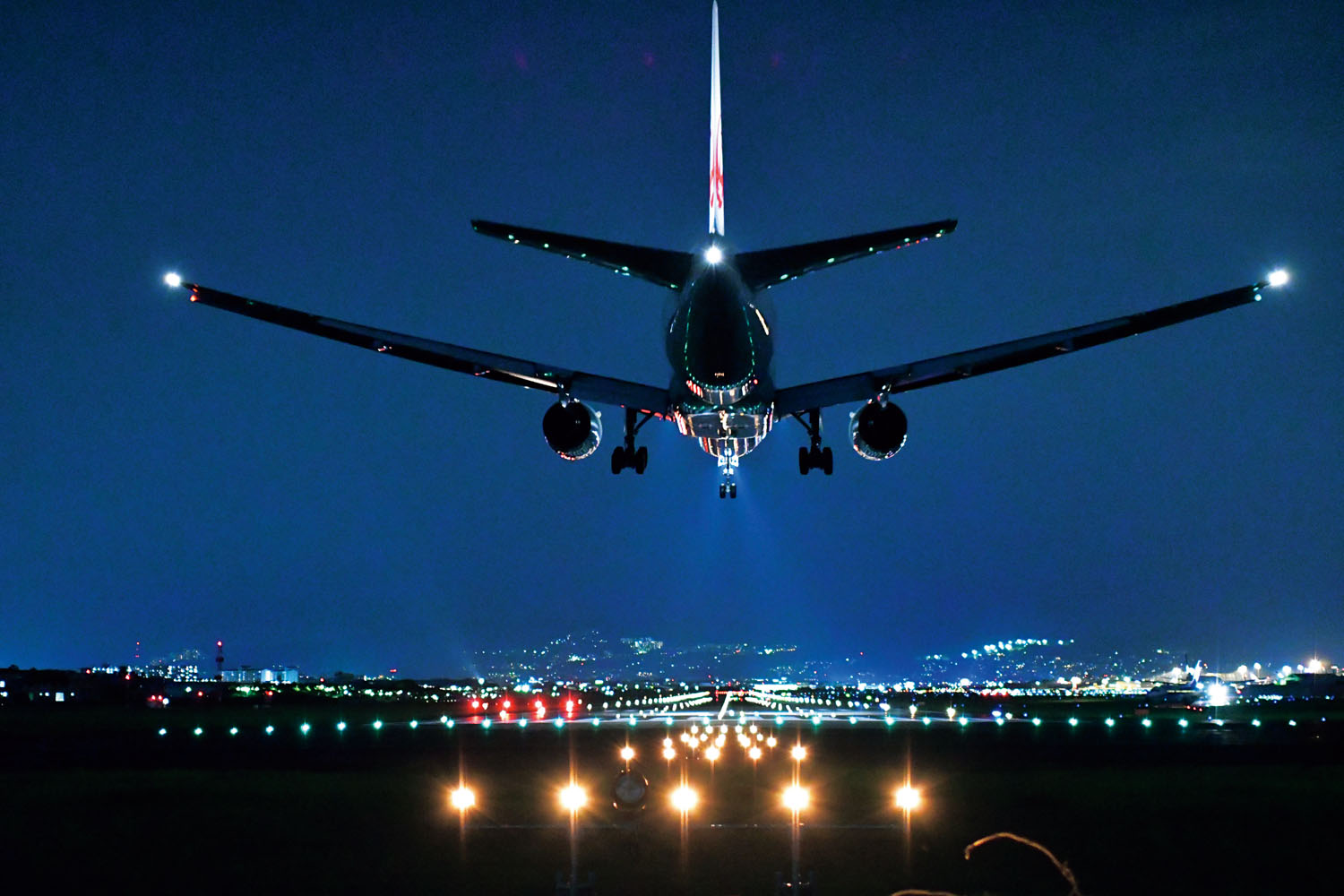飛行機夜景 は難しくない 撮影時に押さえておくべきいくつかのポイント 飛行機写真の教科書 第7回 Pictures