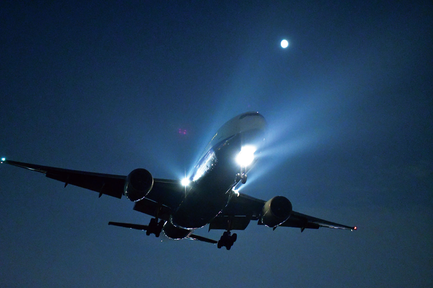 飛行機夜景 は難しくない 撮影時に押さえておくべきいくつかのポイント 飛行機写真の教科書 第7回 Pictures