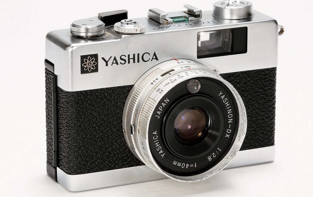 「YASHICA ELECTRO 35 MC」かわいくて肌身離さず持ち歩きたいコンパクトフィルムカメラ