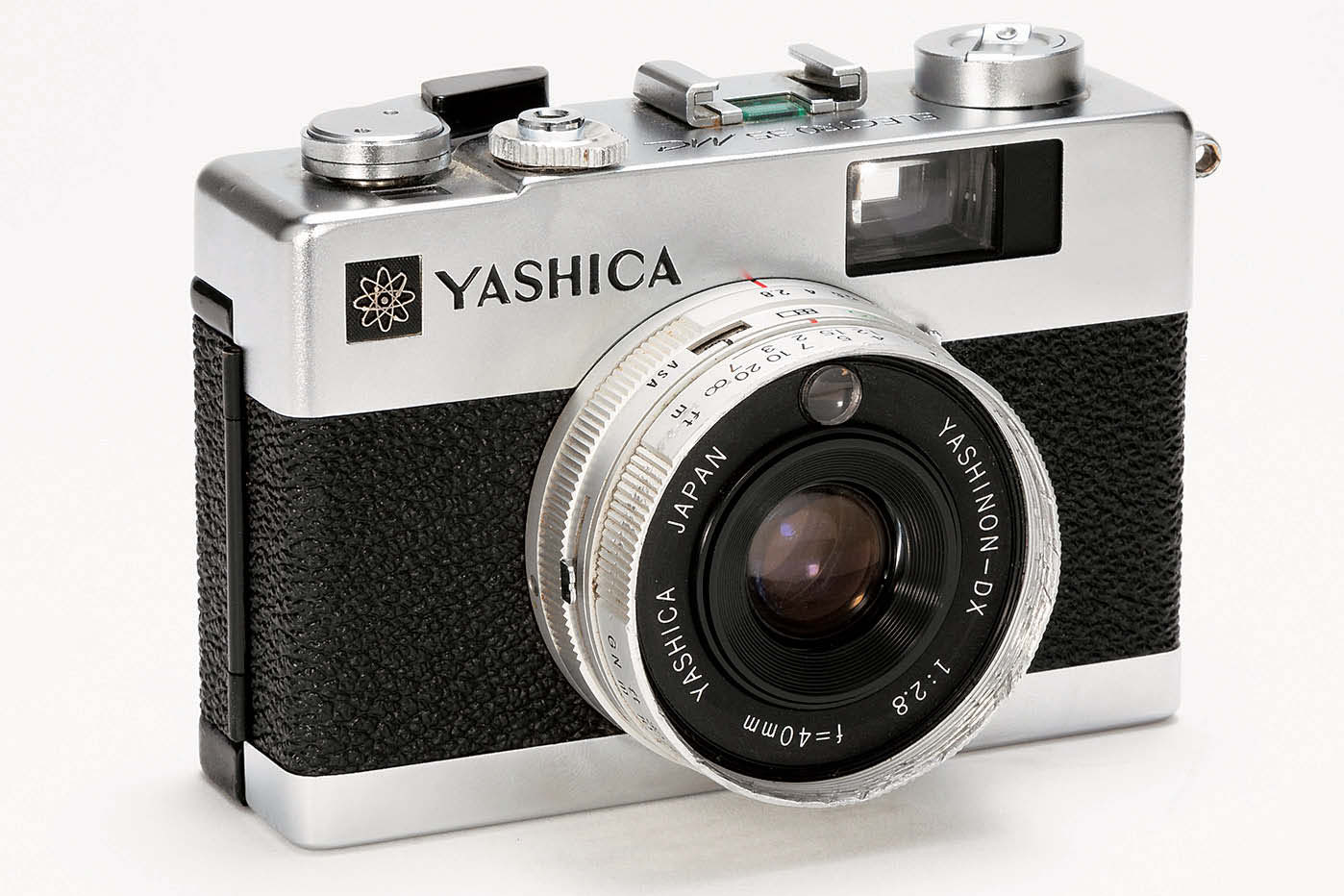 YASHICA ELECTRO 35 MC」かわいくて肌身離さず持ち歩きたい