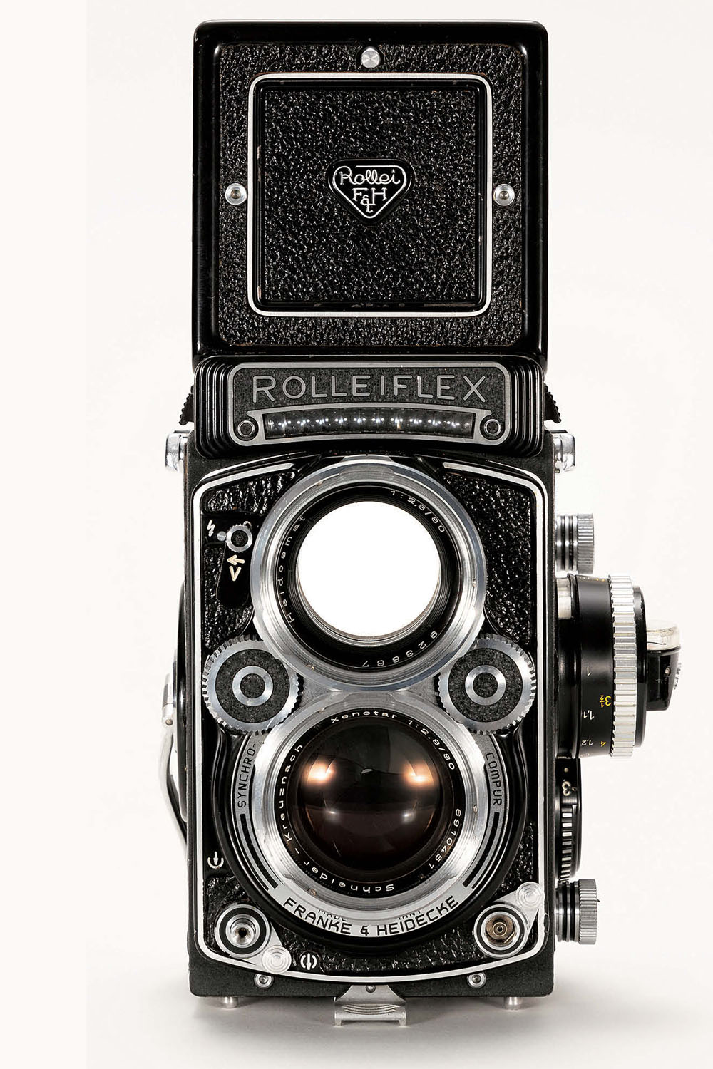 ましかくフォーマットが楽しい本格中判カメラ「ROLLEIFLEX 2.8F」 | フィルムカメラ・スタートブック 第7回 – PICTURES