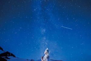 雪の立山で天の川とセルフポートレートを撮る