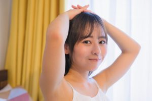 ポートレート撮影にもイラストにも適用できる、グラビア写真の定番ポーズ